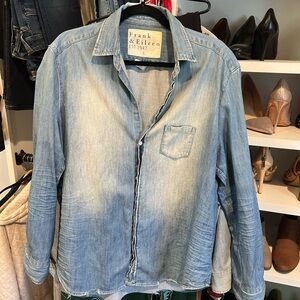 Frank & Eileen Light Blue Button Down Shirt